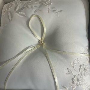 David’s bridal ring pillow